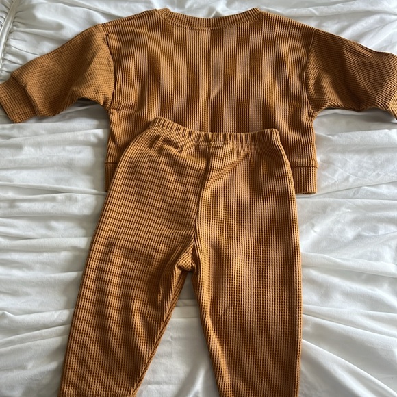 Happy outfit - Picture 4 of 6